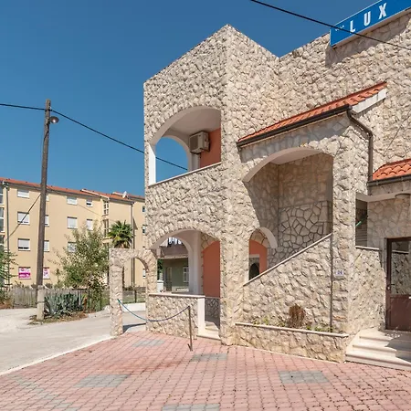 Lux Iii Penzion