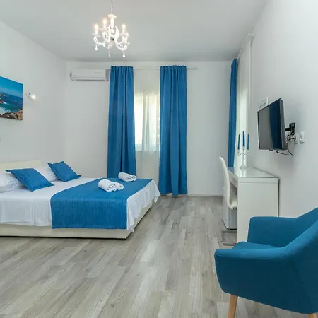 Lux Iii Penzion *