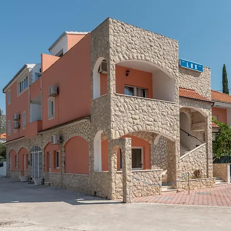Lux Iii Pensjonat Trogir