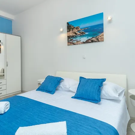 Guest house Lux Iii *