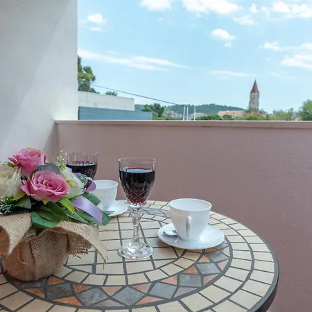 Guest house Lux Iii